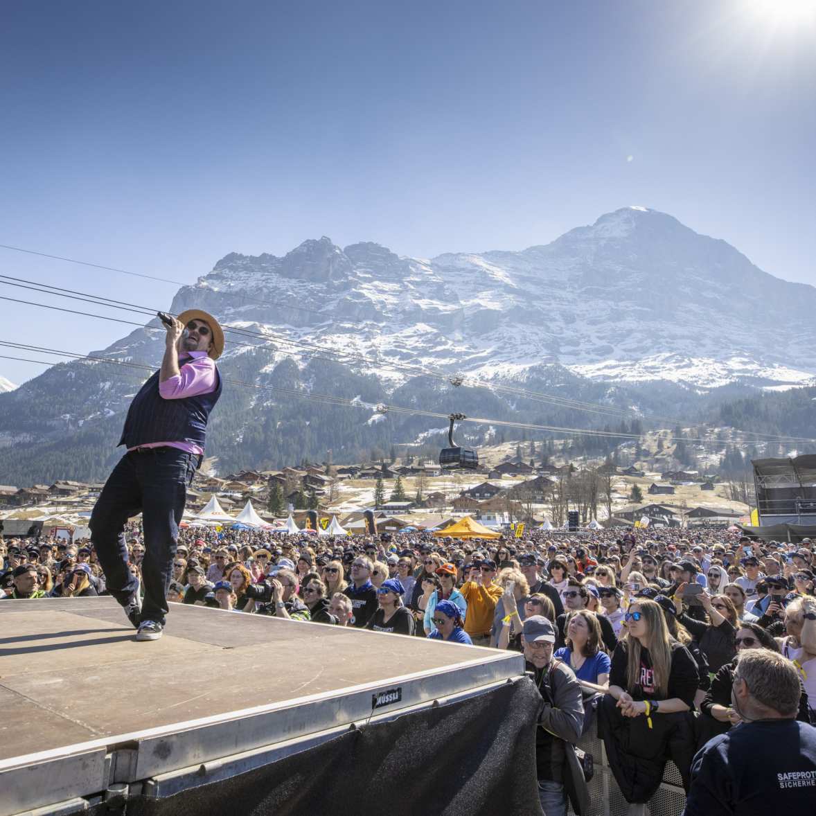 Buene Huber begeistert Publikum am SnowpenAir 2022 vor dem Eiger