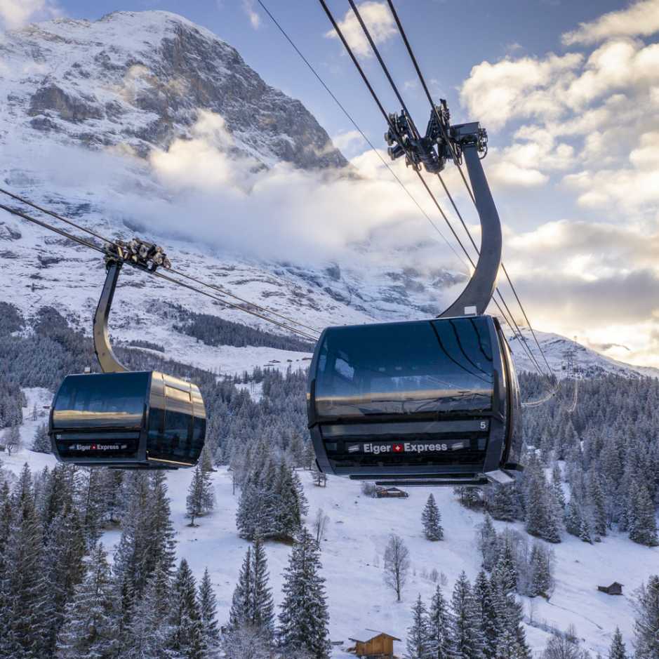 Eiger Express mit Blick auf den Eiger