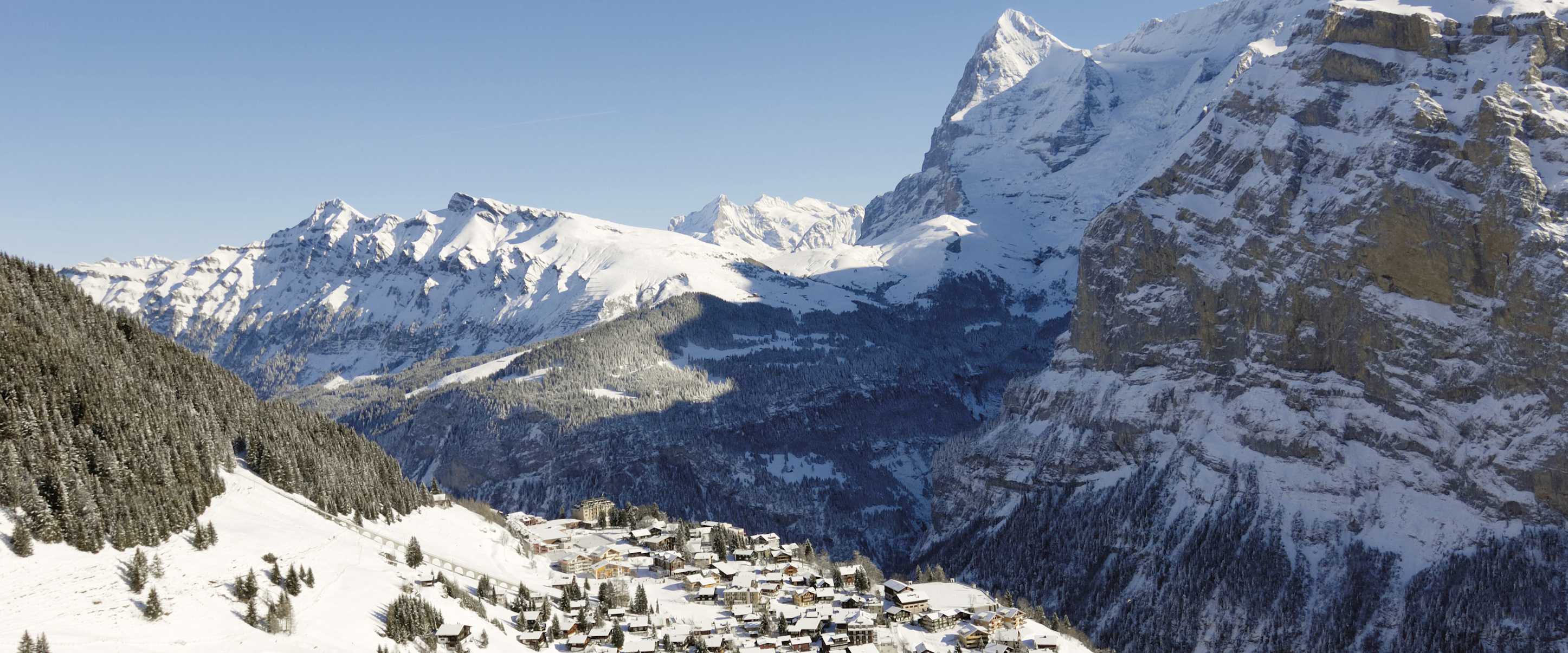 Muerren Winter Schnee Eiger Moench Panorama