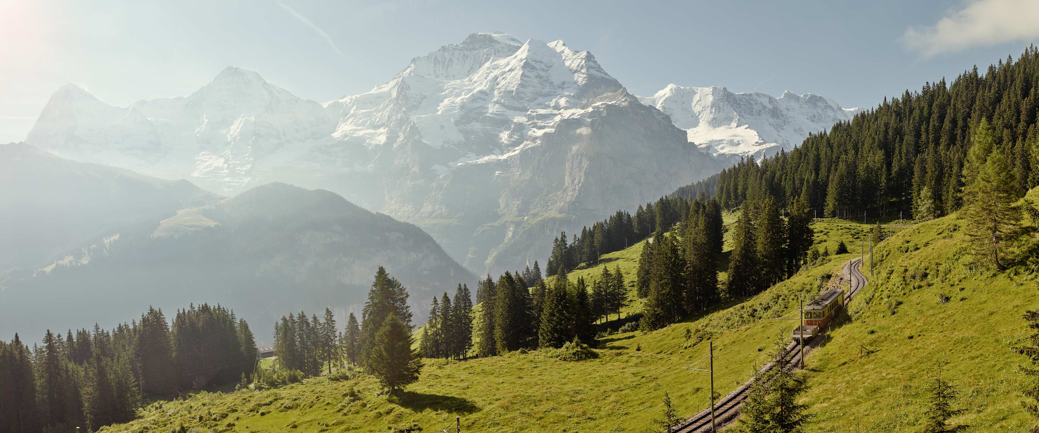 Winteregg Muerren Sommer Eiger Moench Jungfrau Panorama