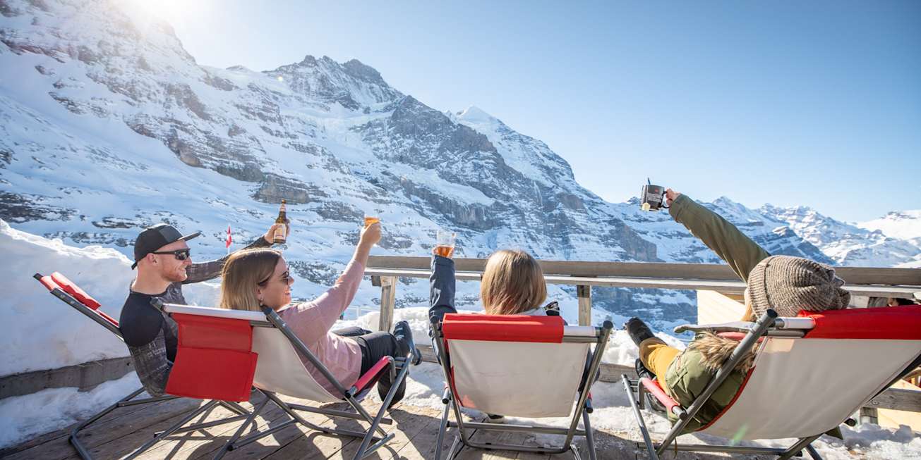 Eigergletscher Skibar Schreinerei Liegestuehle