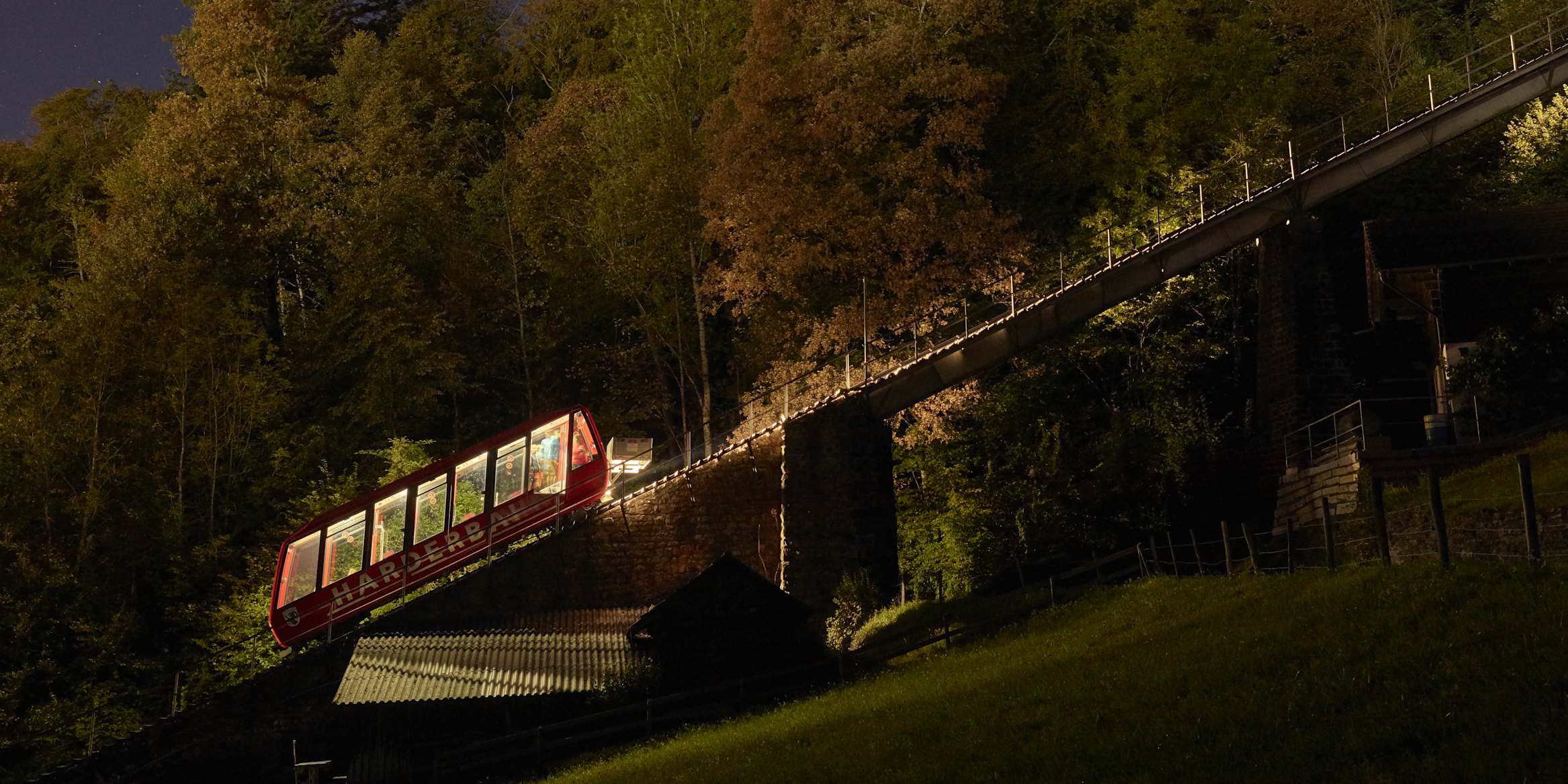 Harder Kulm Harderbahn Nachtaufnahme