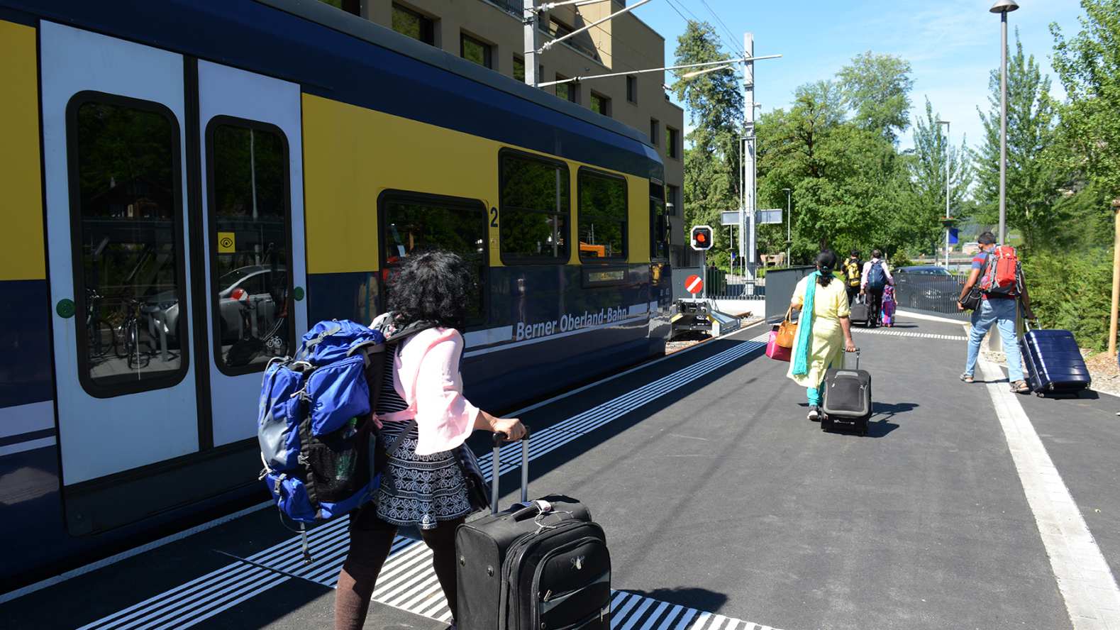 Vom Perron direkt ins Zentrum Interlaken