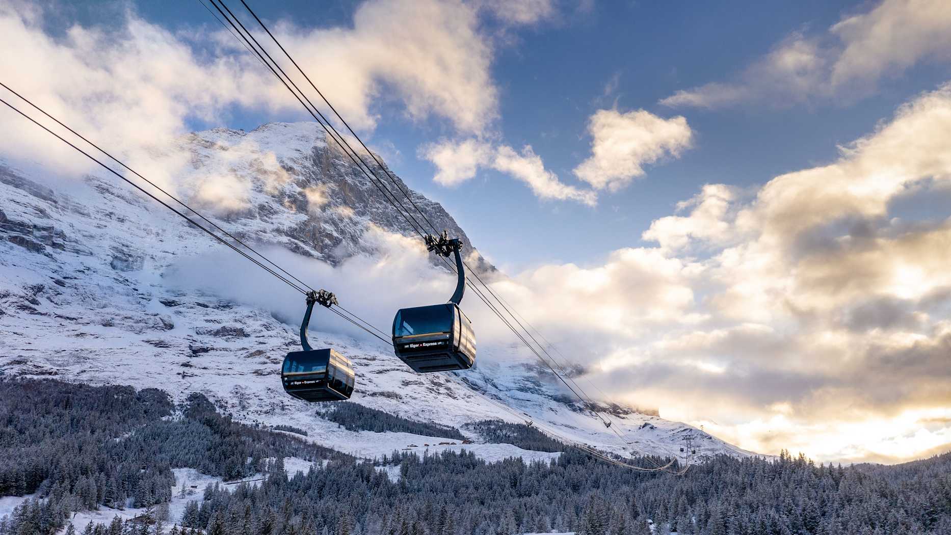 Cable car, aerial gondola, winter, gondola, Switzerland, Bernese Oberland, Jungfrau, jungfrau railways, Eiger, Grindelwald, v-cableway, tricable gondola, Switzerland, November, cable car, terminal, transport