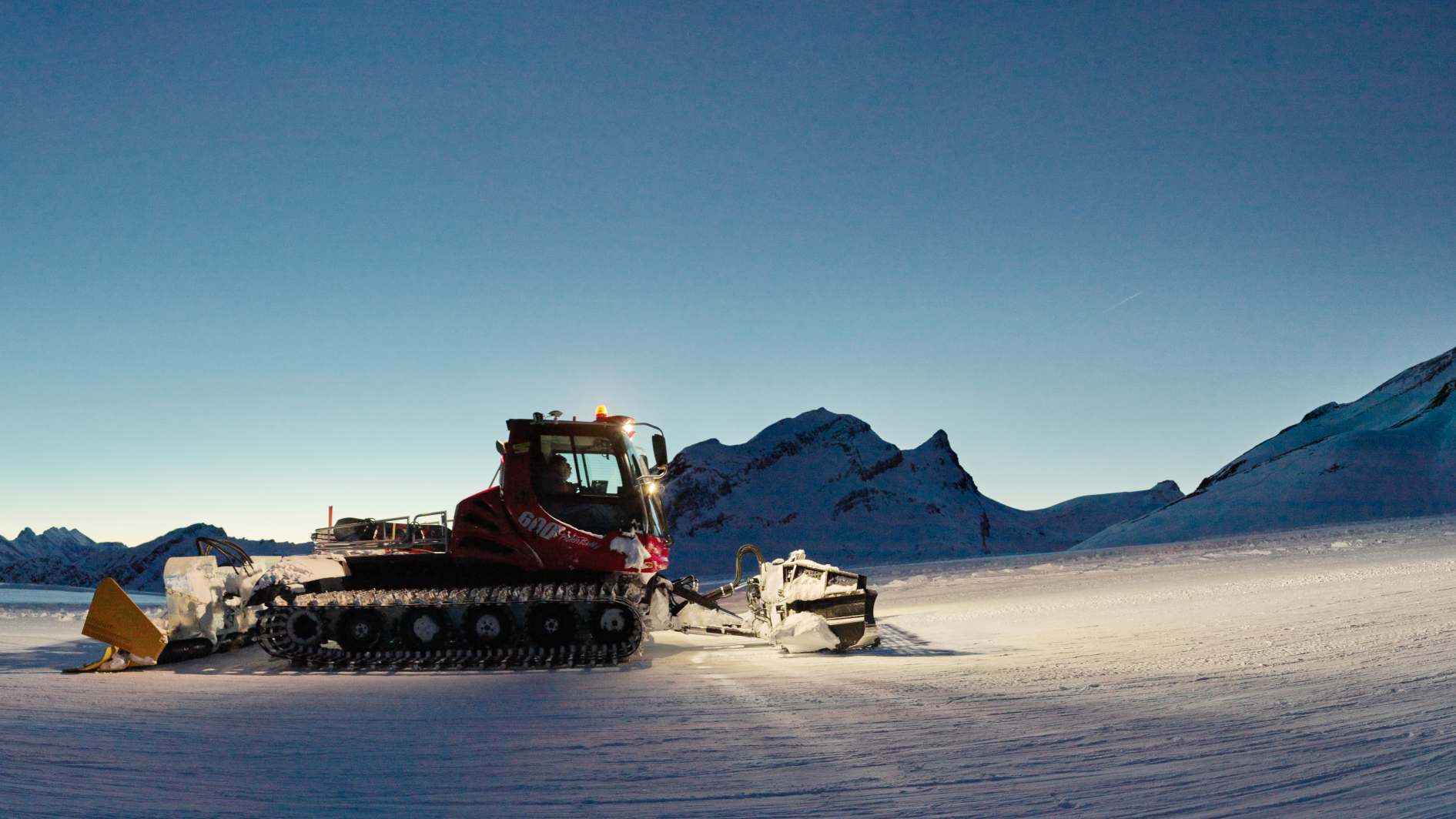 Bahnen-Maschinen, Erlebnisse-Aktivitaeten, Jungfrau-Ski-Region, Pistenbully, Pistenbullyfahren, Skigebiet-Grindelwald-First, Skigebiet-Grindelwald-Wengen, Winter