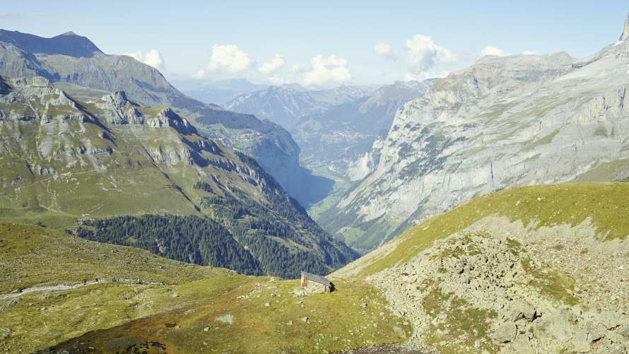 Schmadrihuette Lauterbrunnental Panorama Sommer