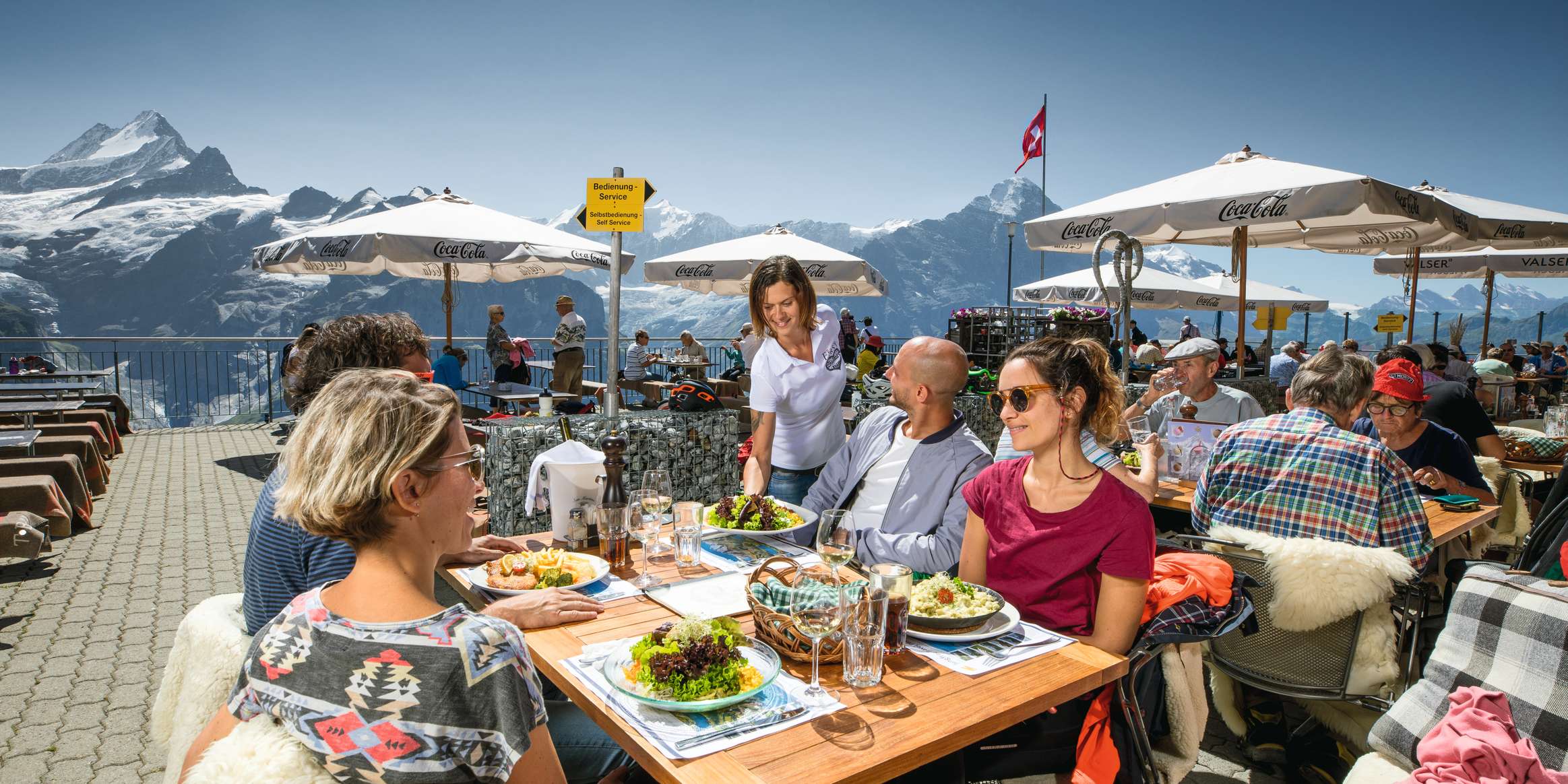Grindelwald First Bergrestaurant First Personen erhalten Essen