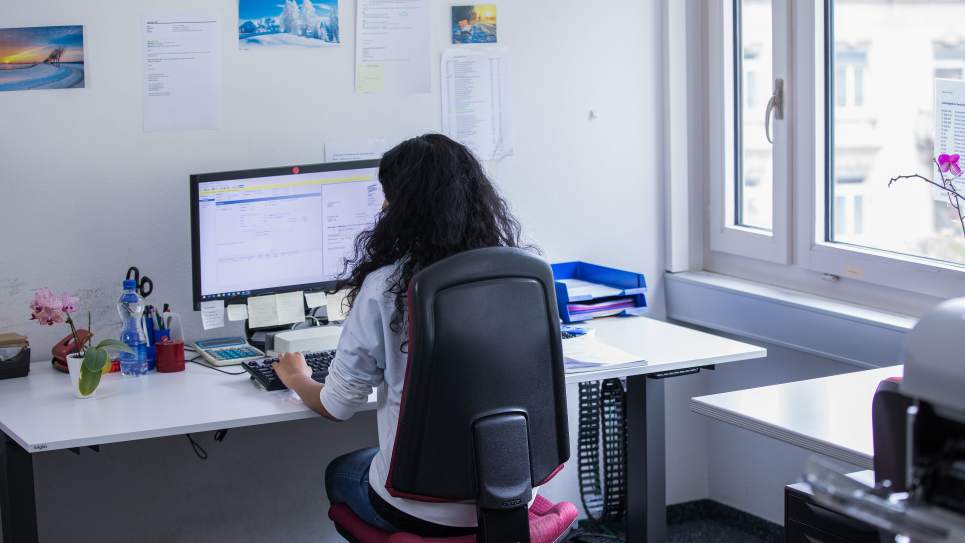 Mitarbeiter Jungfraubahnen, Mitarbeiter am Arbeitsplatz, Sonia-Chenthattel