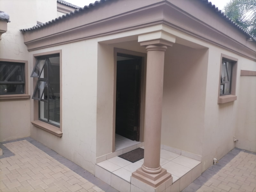 1 Bedroom Garden Cottage To Rent in Lonehill, Sandton ...