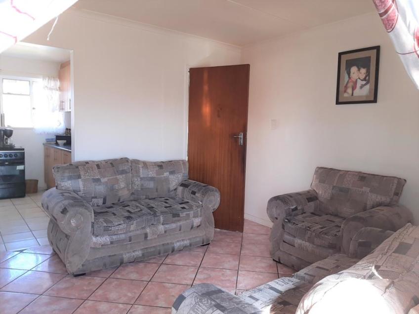 3 Bedroom Flat To Rent in Algoa Park, Port Elizabeth, Eastern Cape