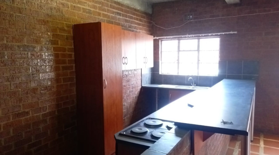 1 Bedroom Apartment in Kimberley Central, Kimberley Just ...