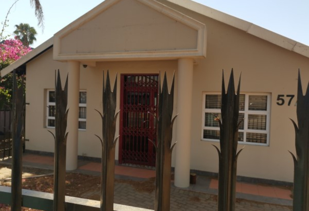 150 m² Office in Rustenburg Centra... CL4396 Just Property