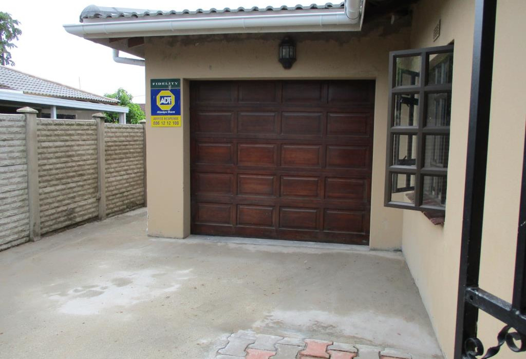 4 Bedroom House in Esikhawini, Esik... RL886285 Just Property