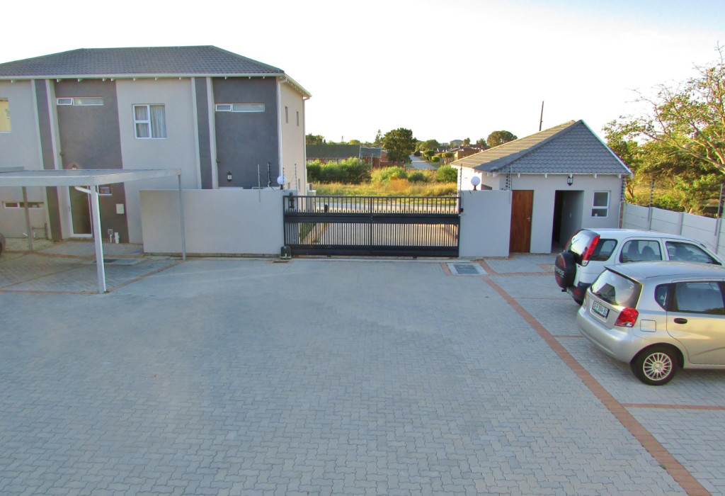 3 Bedroom Duplex in Overbaakens, Po... RL939215 Just Property