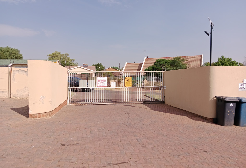 3 Bedroom Simplex in Rensburg, Heid... RL939369 Just Property