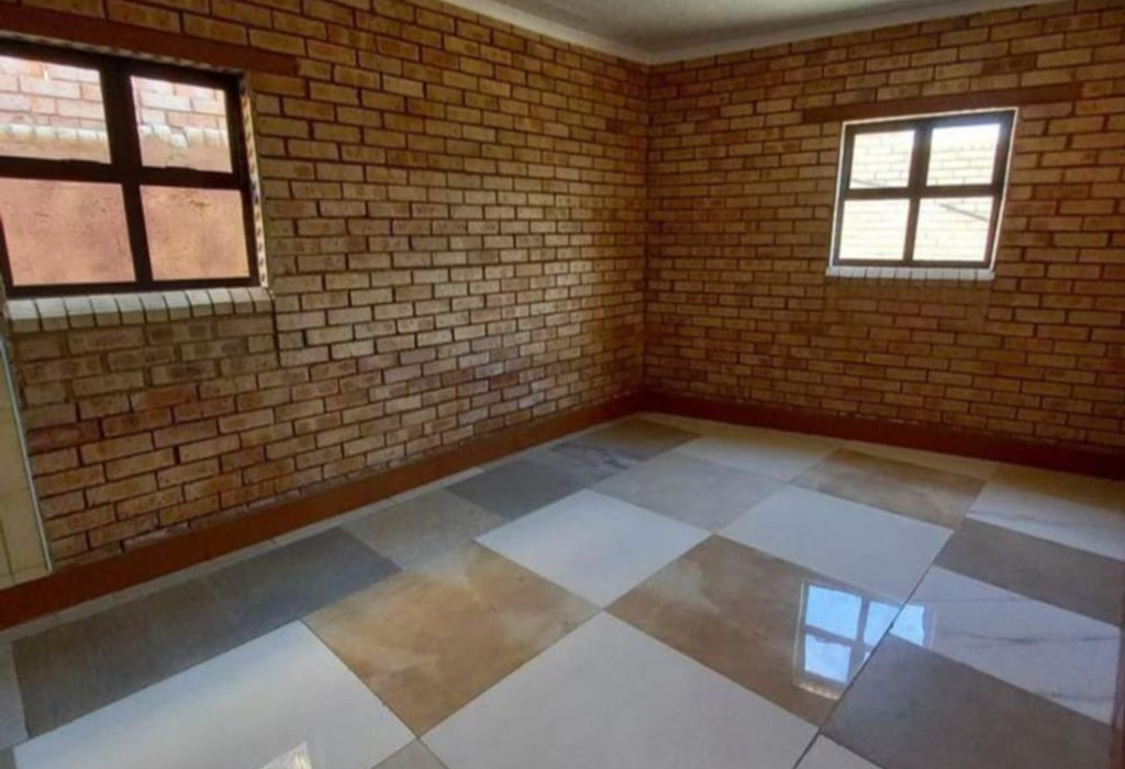 2 Bedroom Cluster in Mount Vernon, RL942538 Just Property