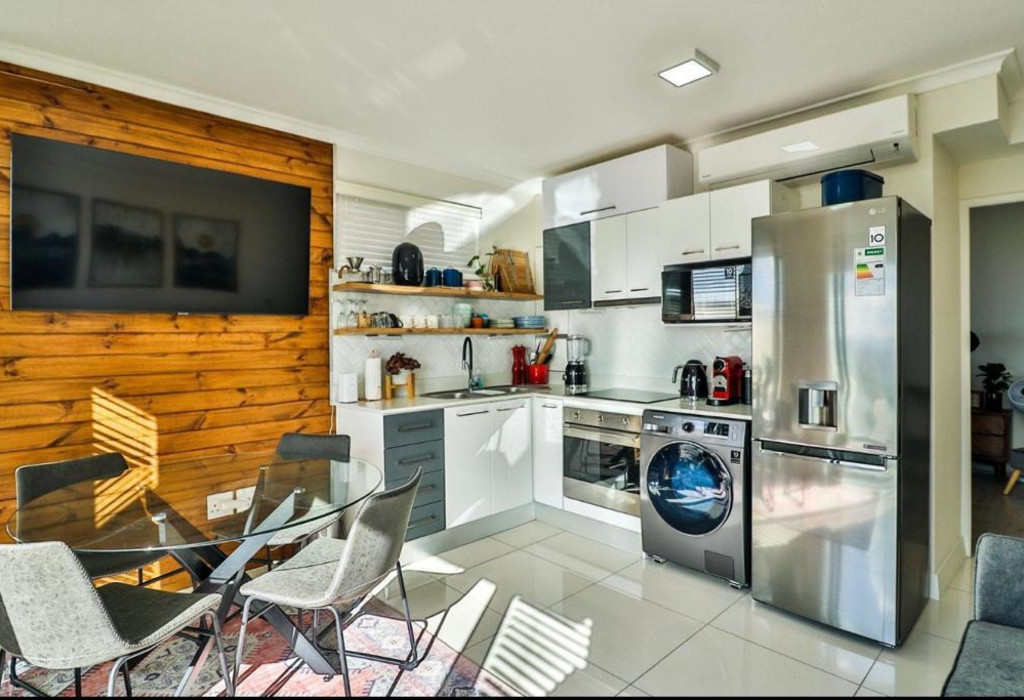 2 Bedroom Apartment in Zonnebloem, RL934801 Just Property