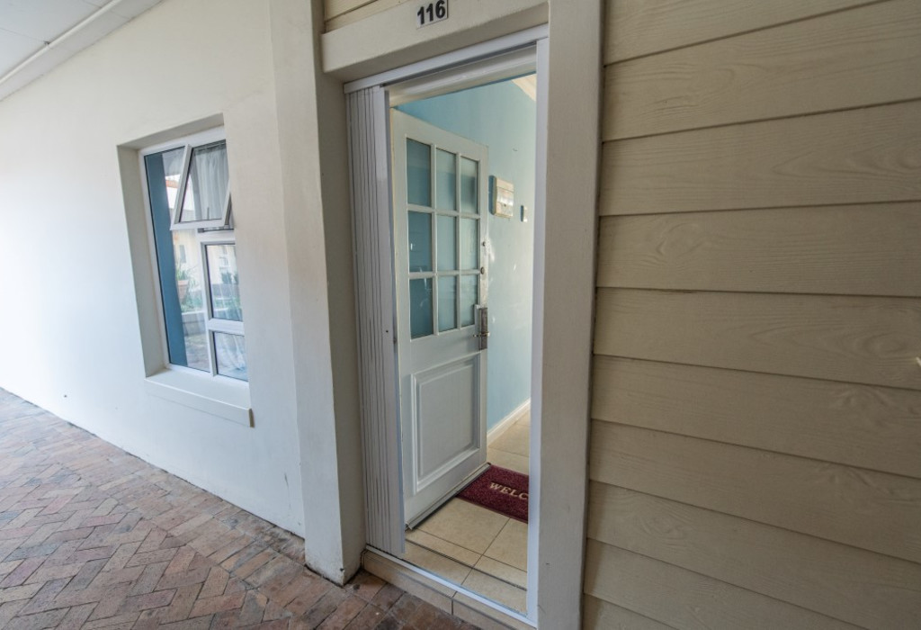 2 Bedroom Apartment in Walmer Heigh... RL935269 Just Property