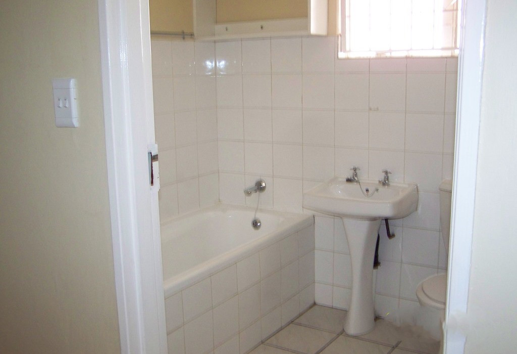 2 Bedroom Flat in Willows, Bloemfon... RL948404 Just Property