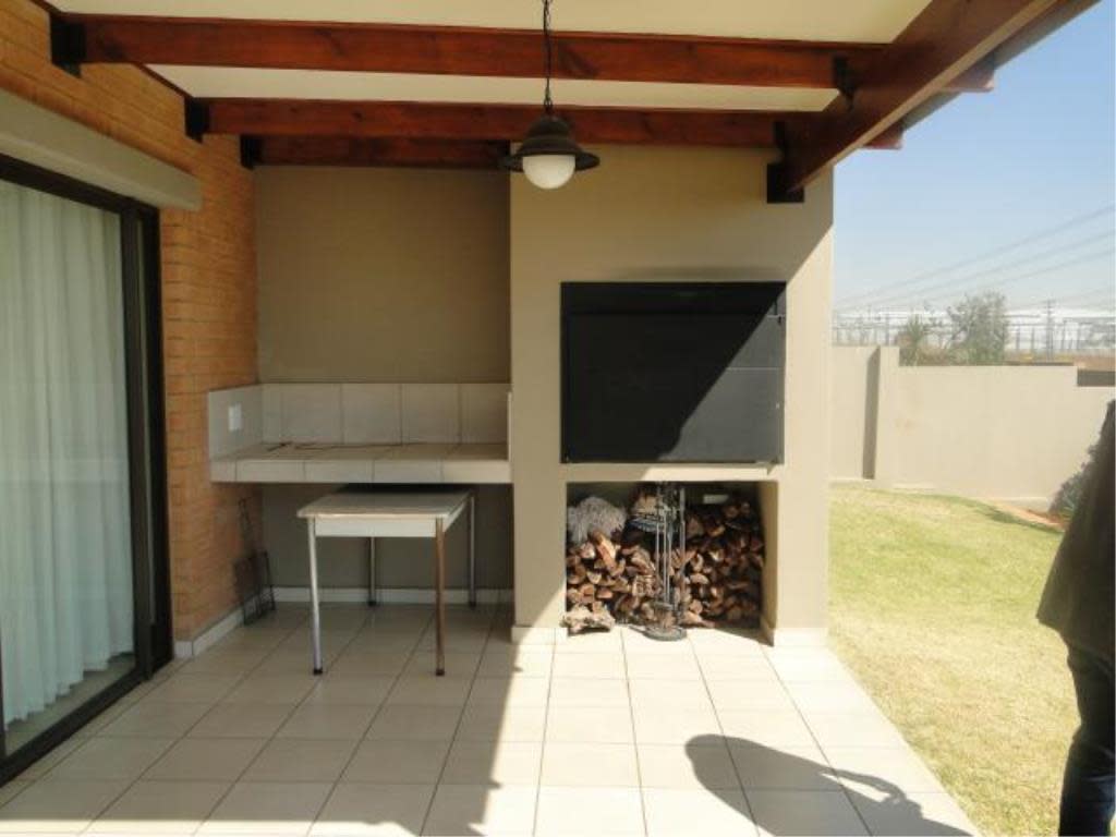 2 Bedroom Townhouse To Rent in Retire at Midstream ...