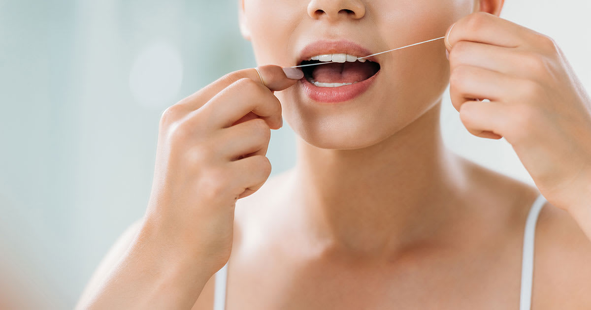 Unlock a healthier smile! Discover 7 powerful benefits of daily flossing.