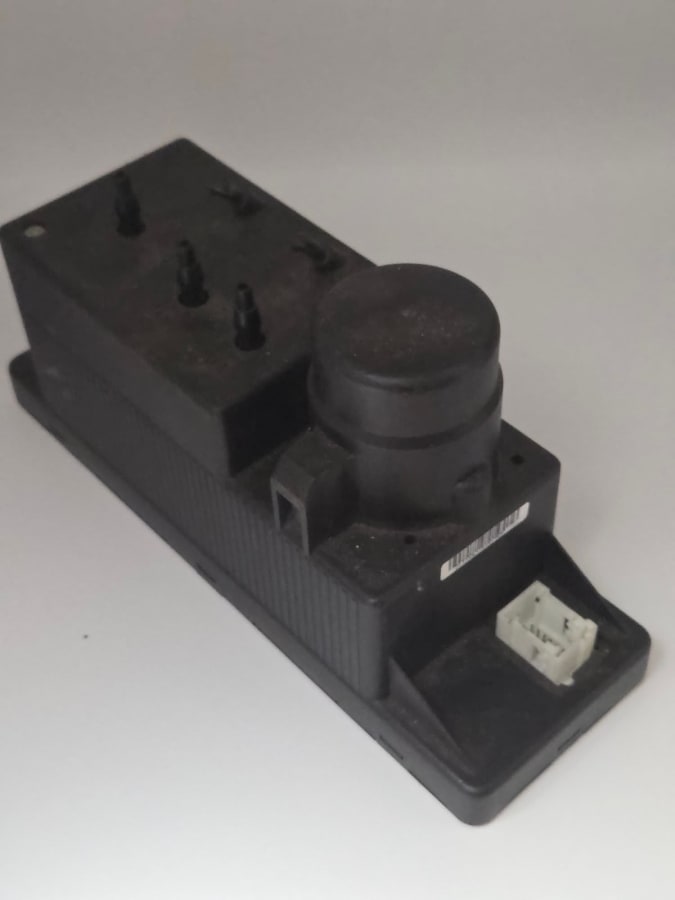 A 210 800 01 48 Pump — photo 1 of 2