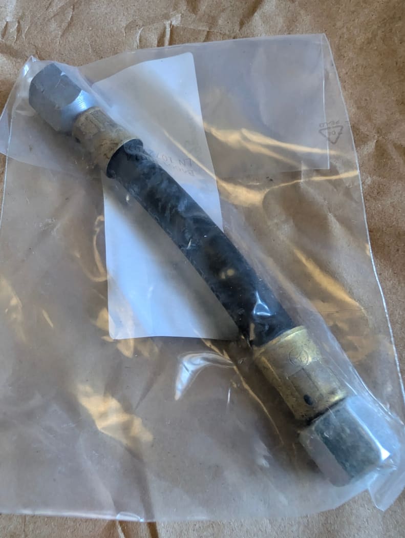 A 116 470 52 75 Fuel hose from Accumulator to pump feed line - R107 / C107/ W123/ W116 — photo 1 of 4