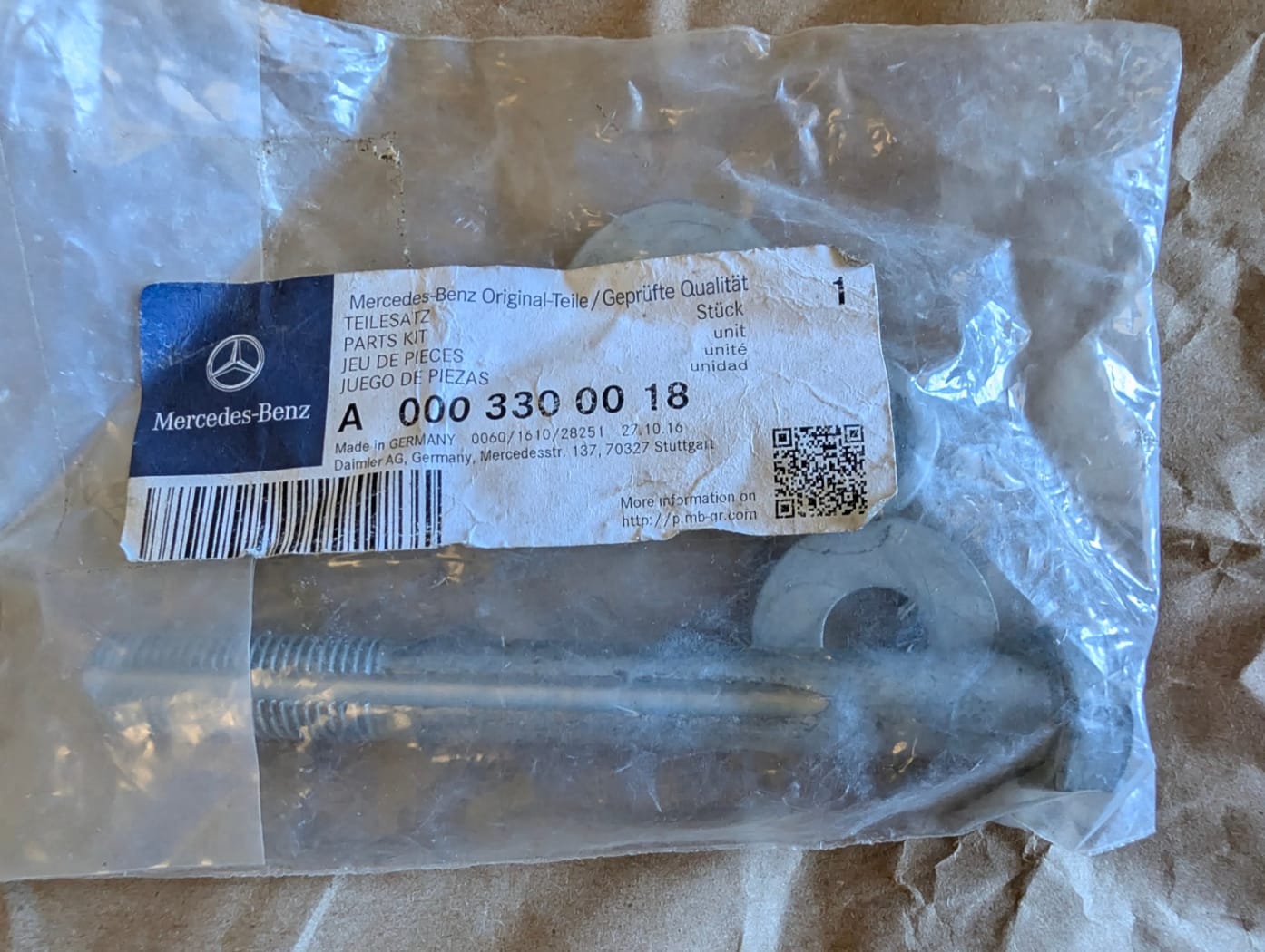 A 000 330 00 18 Mercedes-Benz Control Arm Bolt Kit Front Inner 0003300018 — photo 1 of 3