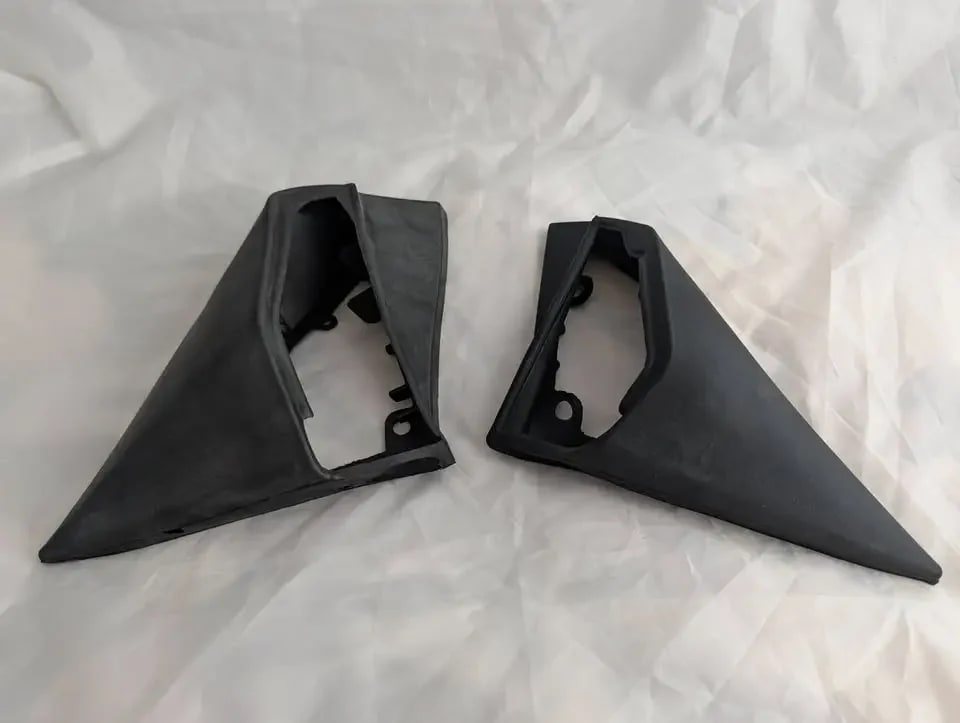 A 124 811 02 61 Door Mirror Rubber Boot Set (Pair) – Quality EPDM Rubber W201 & W124, RHD — photo 1 of 4