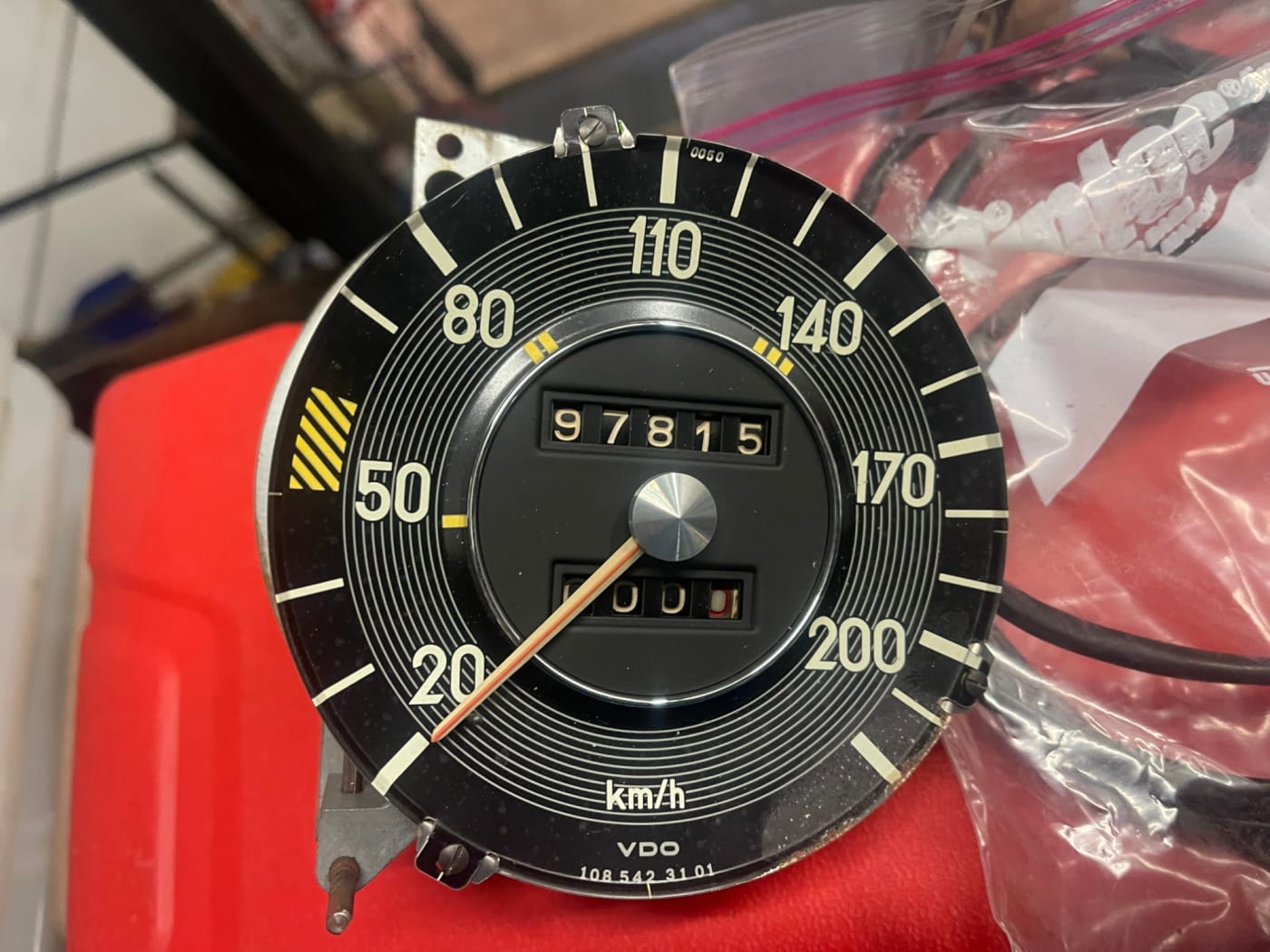W108 280SE 3.5 metric speedometer — A 007 542 43 06 — photo 1 of 4