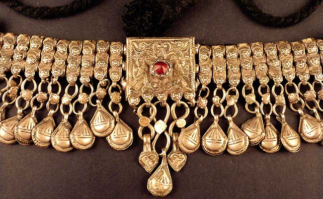 Halqaband — traditional jewellery of Jammu & Kashmir