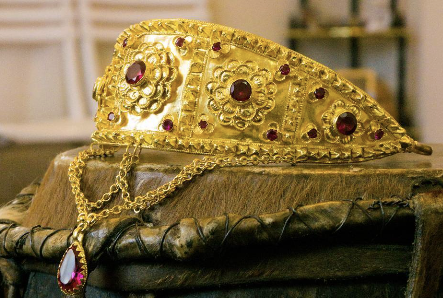 U Shan Ryndang — traditional jewellery of Meghalaya