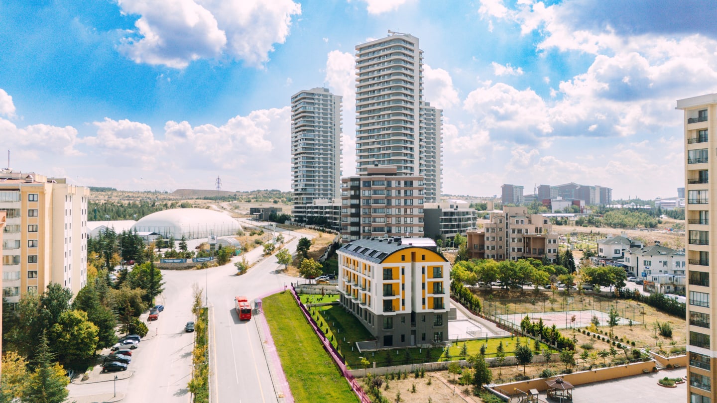 Bilkent gökyüzü altında Vera Flats, uzaktan havadan görünüm