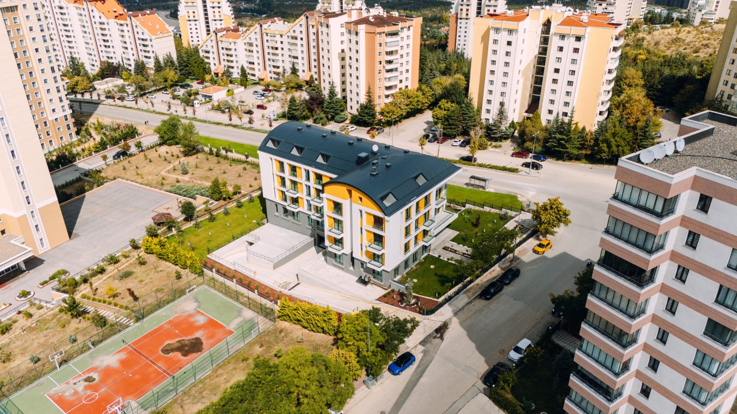Vera Flats ve çevresindeki spor alanları, havadan görünüm
