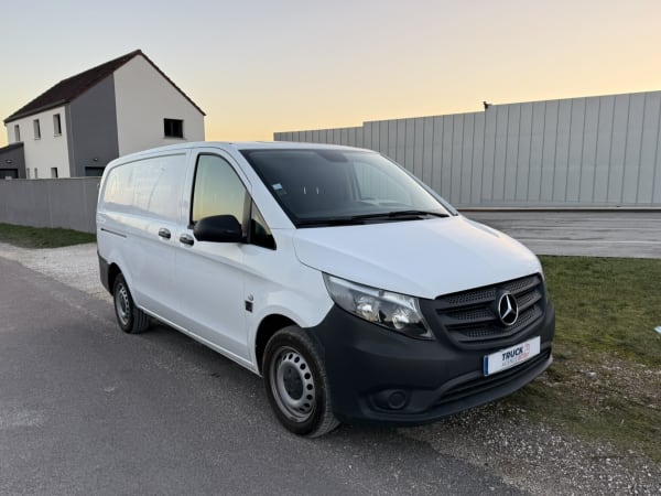 MERCEDES-BENZ VITO 110 CDI 3 Places 102 cv traction avant — photo 2