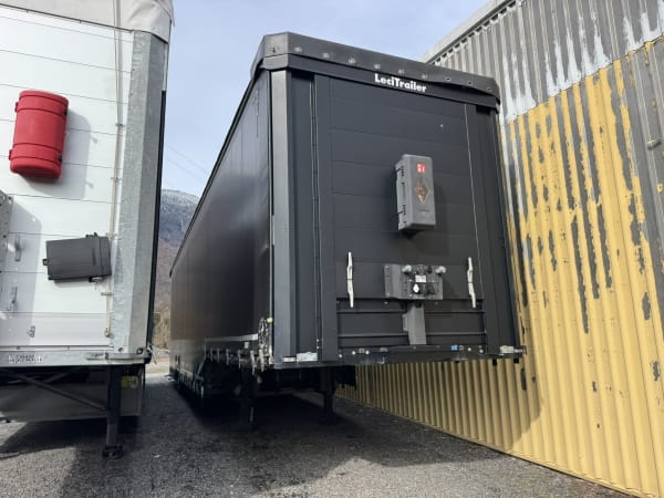 SEMI-REMORQUE LECITRAILER PLSC SURBAISSE AVEC COL DE CYGNE 1 essieux — photo 2