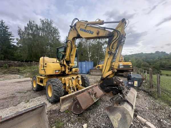 Pelle à pneu KOMATSU PW 118 MR8 — photo 3