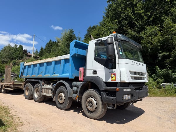 IVECO TRAKKER 450 8X4 BI-BENNE Porte arrière hydraulique — photo 3