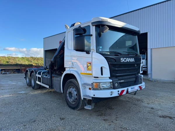 SCANIA P450 6x4 Bras MEC + Grue HIAB X-HIPRO 192 — photo 2