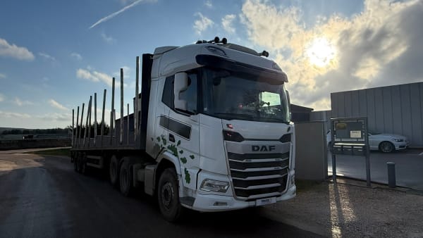 DAF XF 530 FTS 6x2 roues jumelés — photo 2