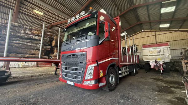 Ensemble Porteur plateau forestier VOLVO FH540 + Remorque plateau SAMRO — photo 3