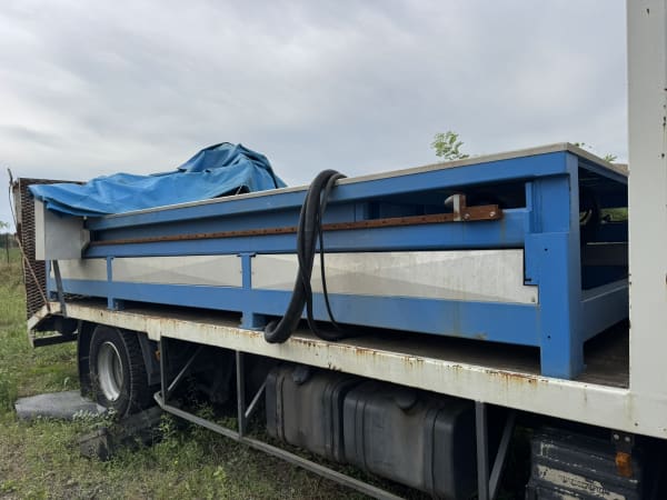 CAISSE DE DÉCOUPAGE AU JET D'EAU — photo 2