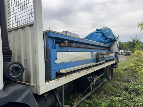 CAISSE DE DÉCOUPAGE AU JET D'EAU — photo 3