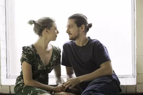The 5 Love Languages: Understanding and Expressing Love in Relationships