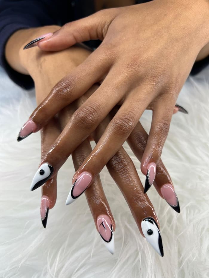 Lin nail artist stiletto nail set