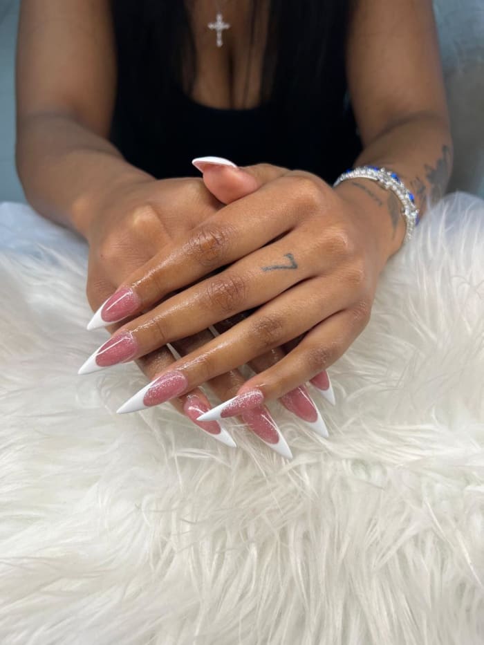 Lin nail artist stiletto nail set