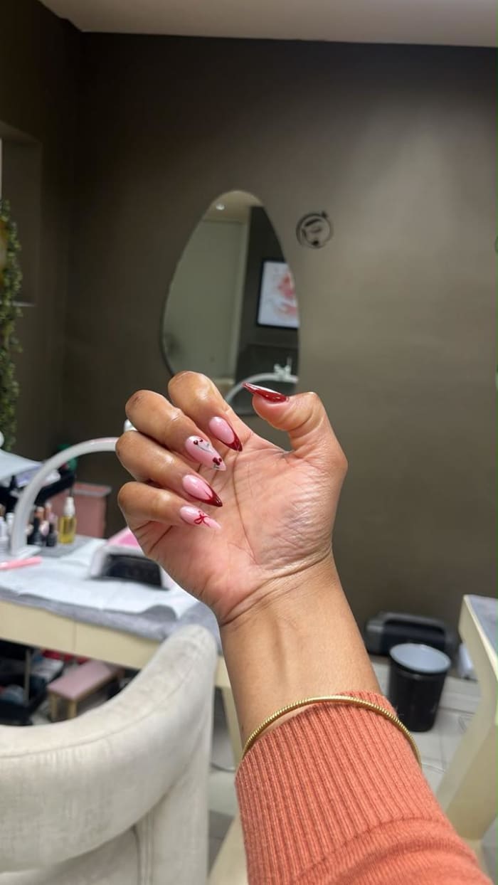 Lin nail artist almond nail set