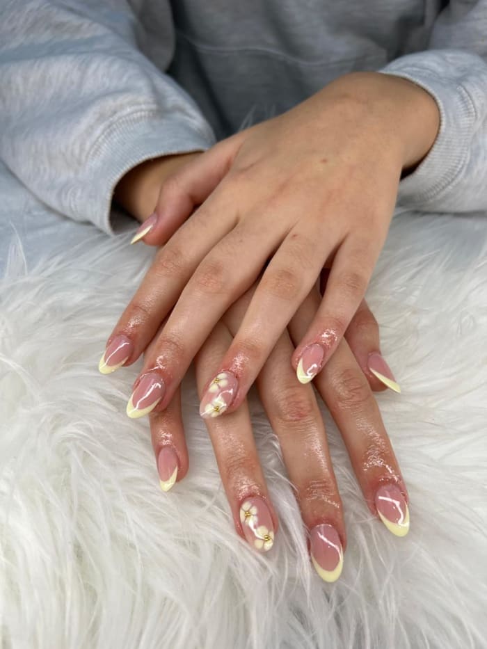 Lin nail artist stiletto nail set