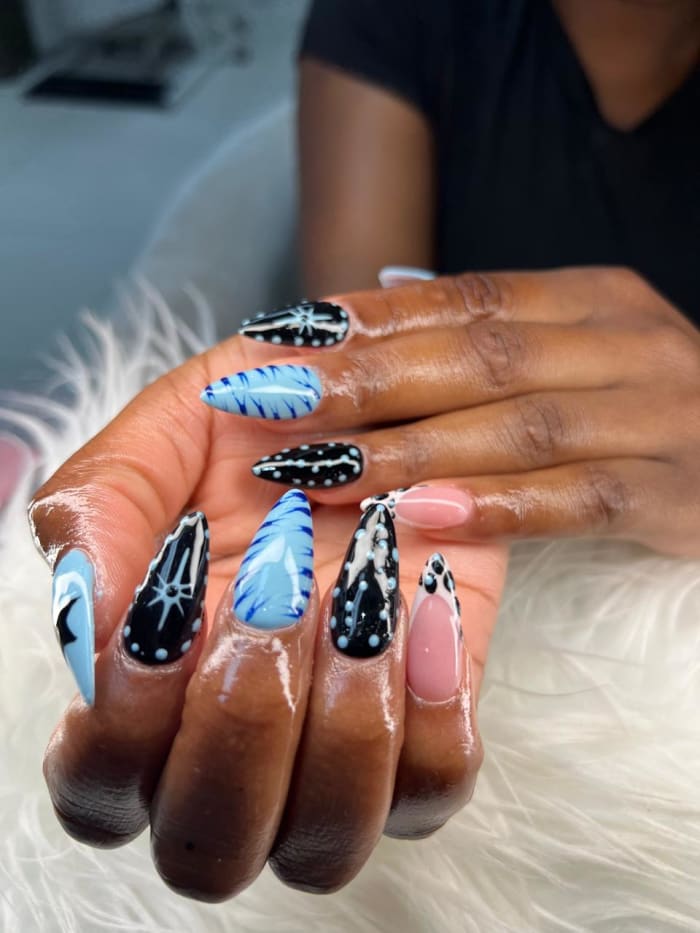 Lin nail artist almond nail set