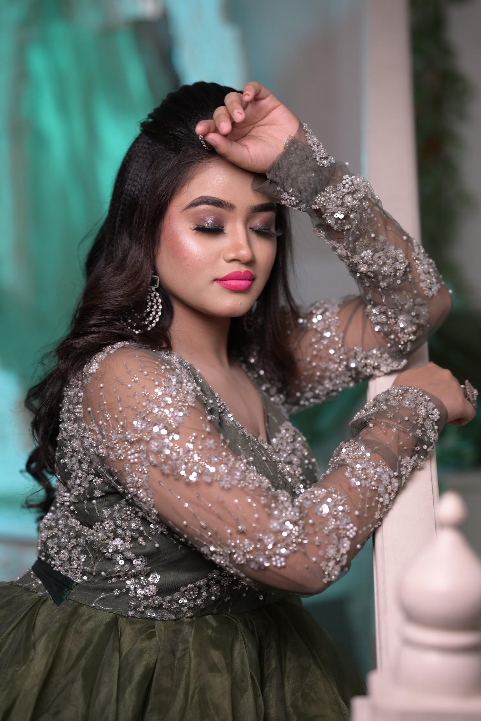 Glam party makeup for special occasions, stunning eyes and lips.